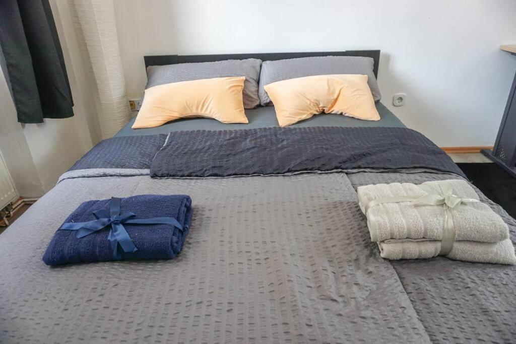 Apartment In Wuppertal - Charmante 3-Zimmer-Oase Mit Kamin Und Badewanne Esterno foto