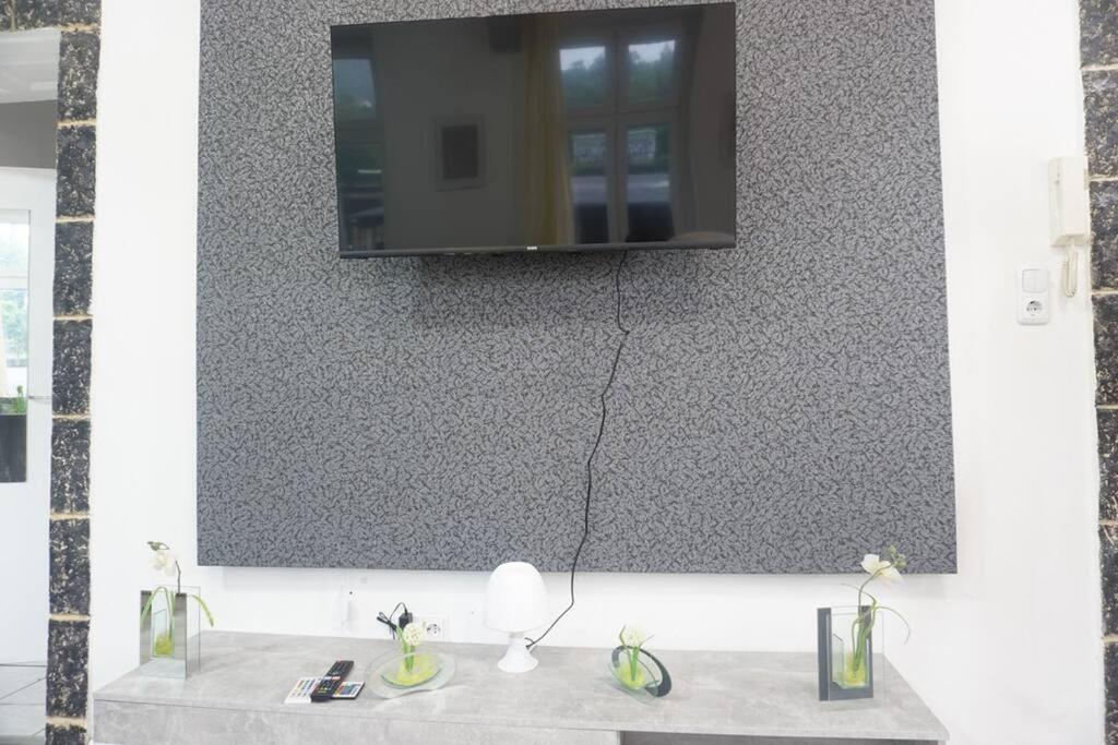 Apartment In Wuppertal - Charmante 3-Zimmer-Oase Mit Kamin Und Badewanne Esterno foto