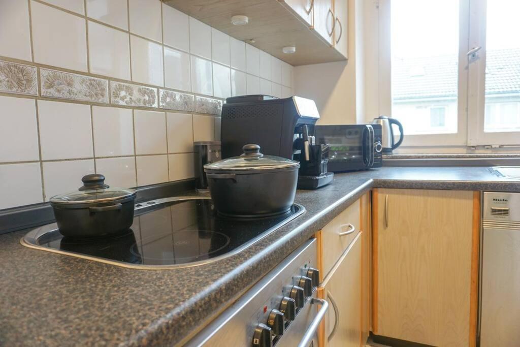 Apartment In Wuppertal - Charmante 3-Zimmer-Oase Mit Kamin Und Badewanne Esterno foto