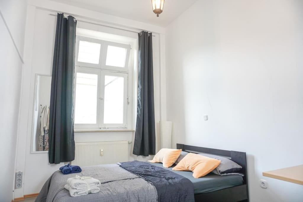 Apartment In Wuppertal - Charmante 3-Zimmer-Oase Mit Kamin Und Badewanne Esterno foto