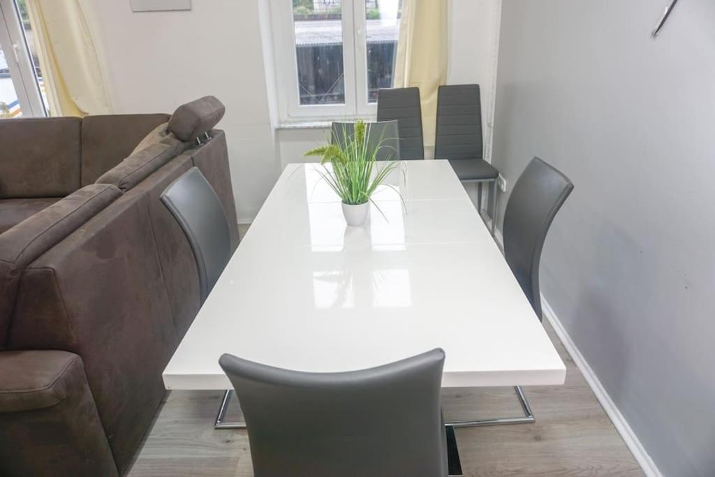 Apartment In Wuppertal - Charmante 3-Zimmer-Oase Mit Kamin Und Badewanne Esterno foto