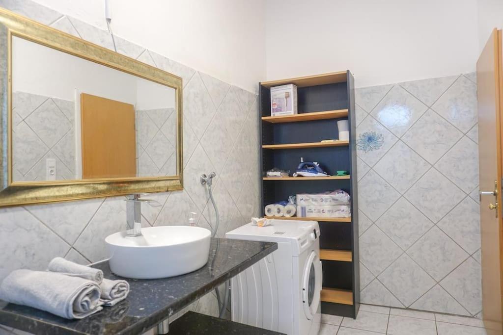 Apartment In Wuppertal - Charmante 3-Zimmer-Oase Mit Kamin Und Badewanne Esterno foto